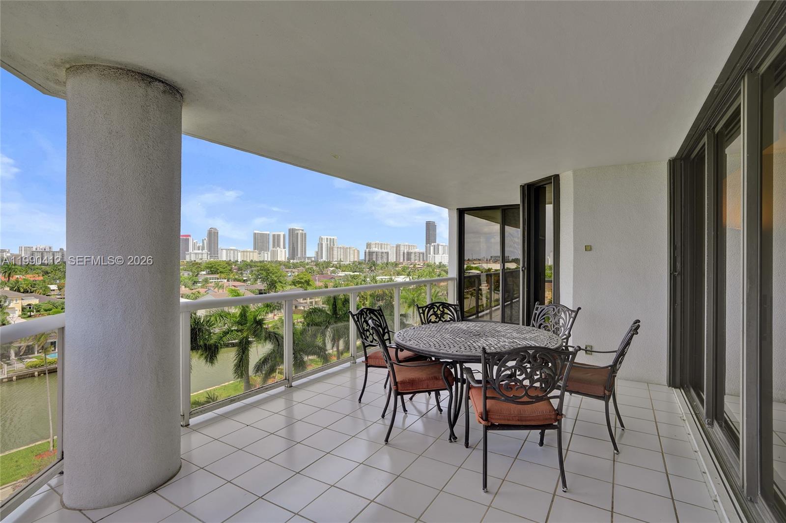 HARBOR TWS AT THE WATERWA - Residential