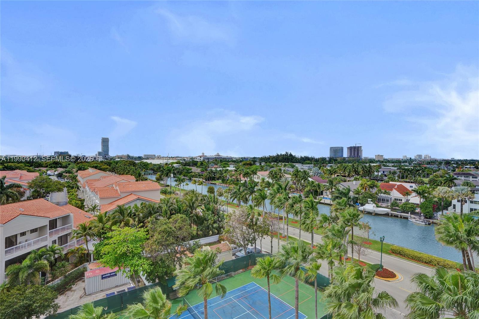 HARBOR TWS AT THE WATERWA - Residential