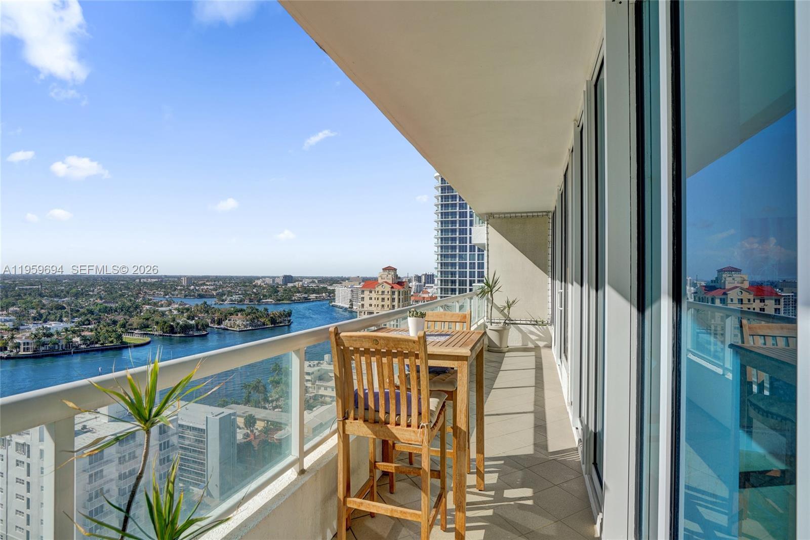 CASTILLO GRAND RESIDENCES - Residential