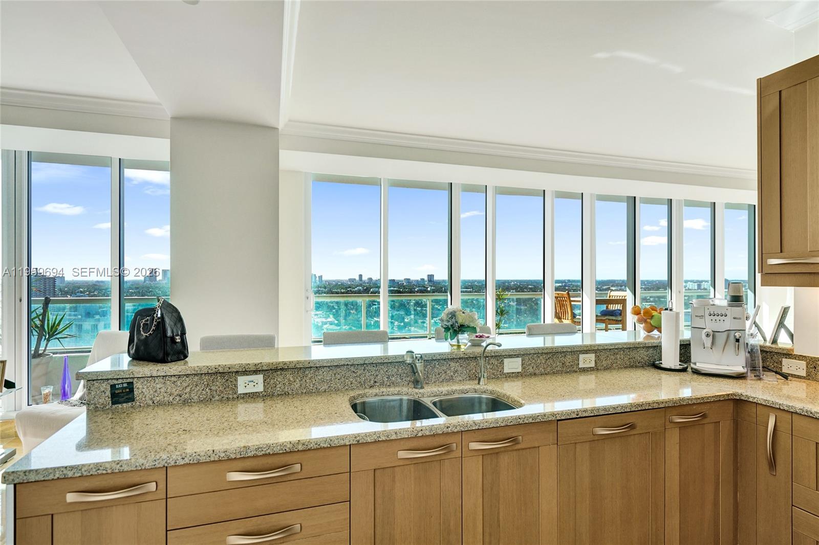 CASTILLO GRAND RESIDENCES - Residential