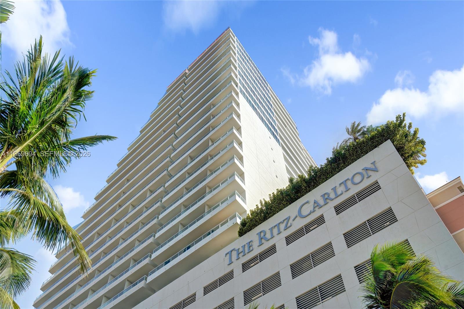 CASTILLO GRAND RESIDENCES - Residential