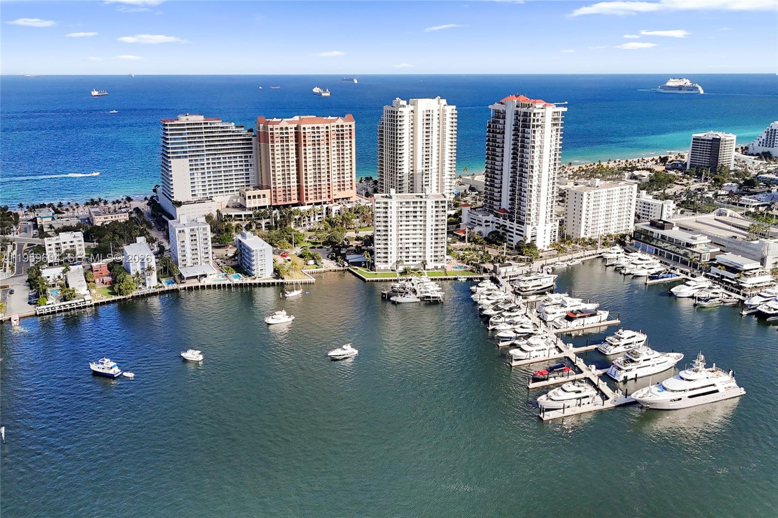 CASTILLO GRAND RESIDENCES - Residential