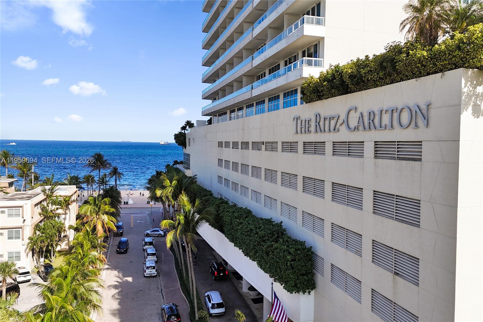 CASTILLO GRAND RESIDENCES - Residential