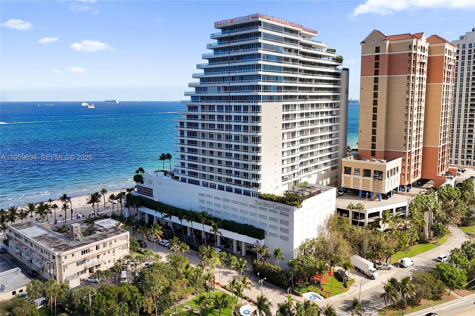 CASTILLO GRAND RESIDENCES - Residential