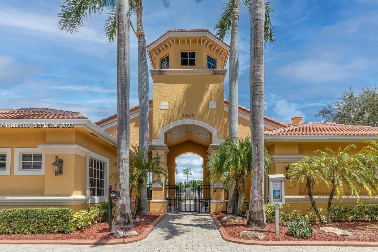 BANYAN BAY CONDO - Residential