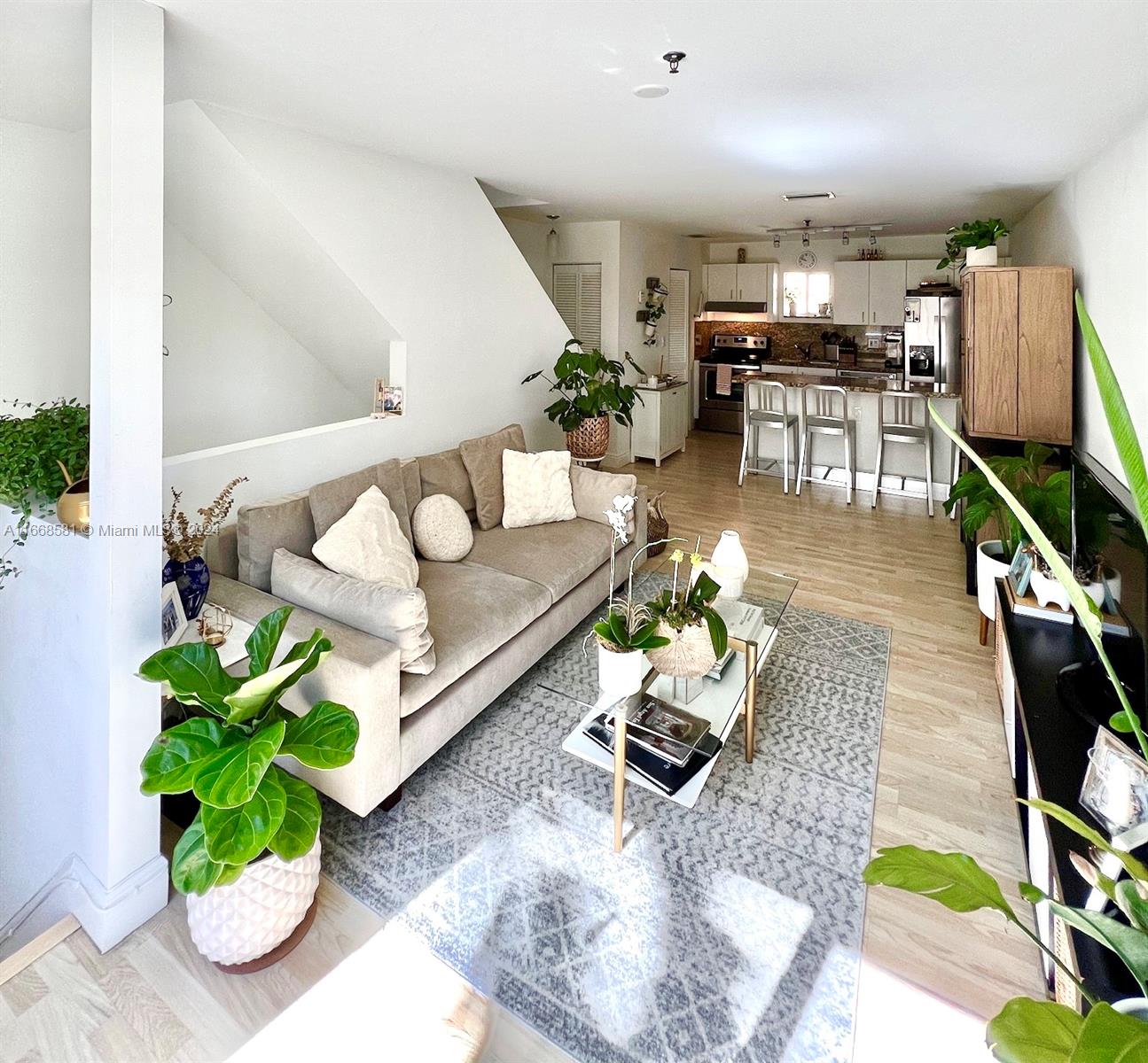 BRICKELL ROADS TOWNHOUSE - Residential Lease