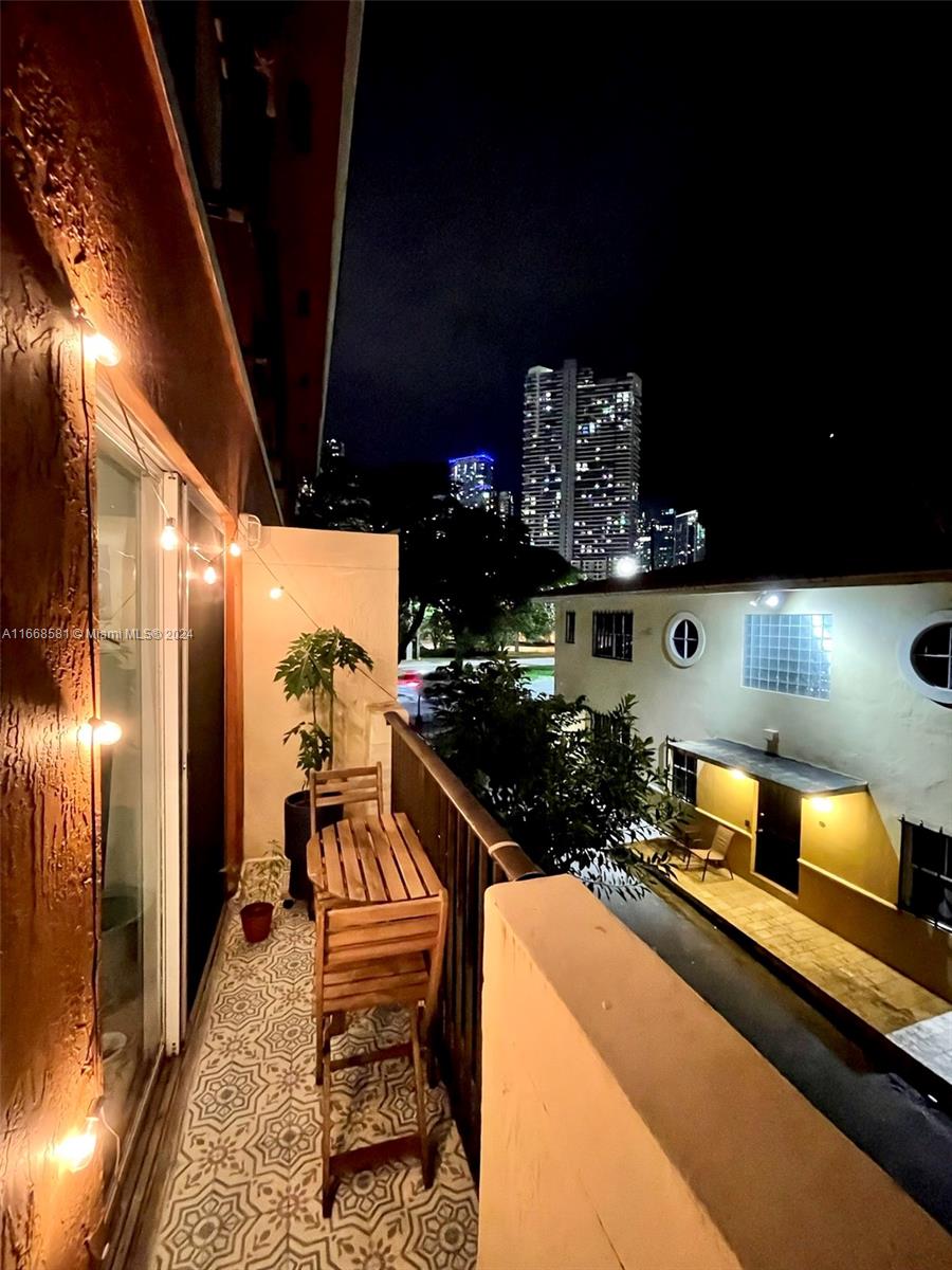 BRICKELL ROADS TOWNHOUSE - Residential Lease