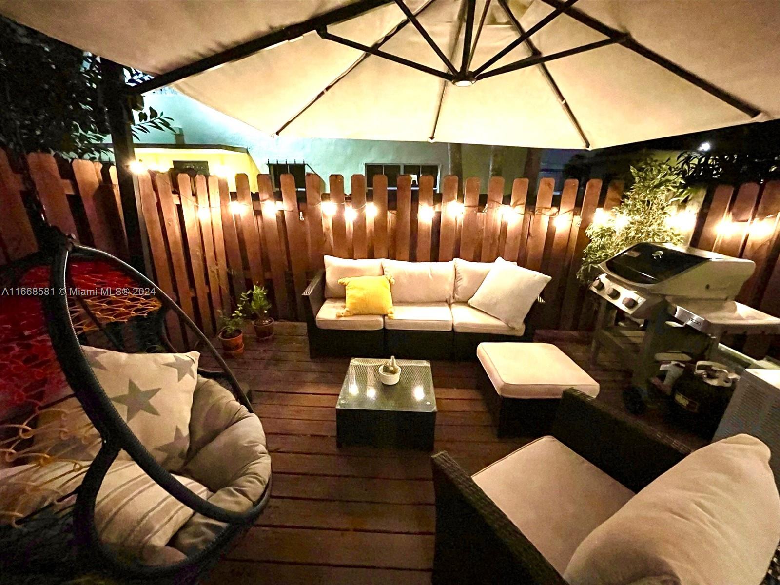 BRICKELL ROADS TOWNHOUSE - Residential Lease