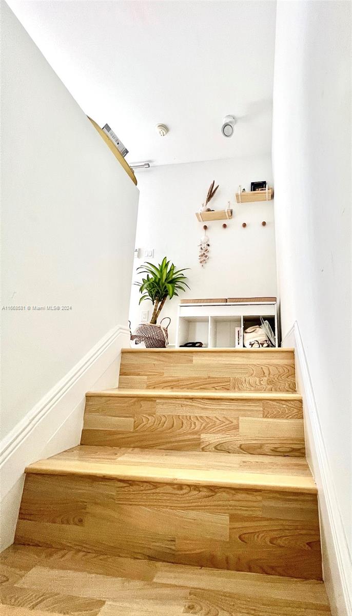 BRICKELL ROADS TOWNHOUSE - Residential Lease