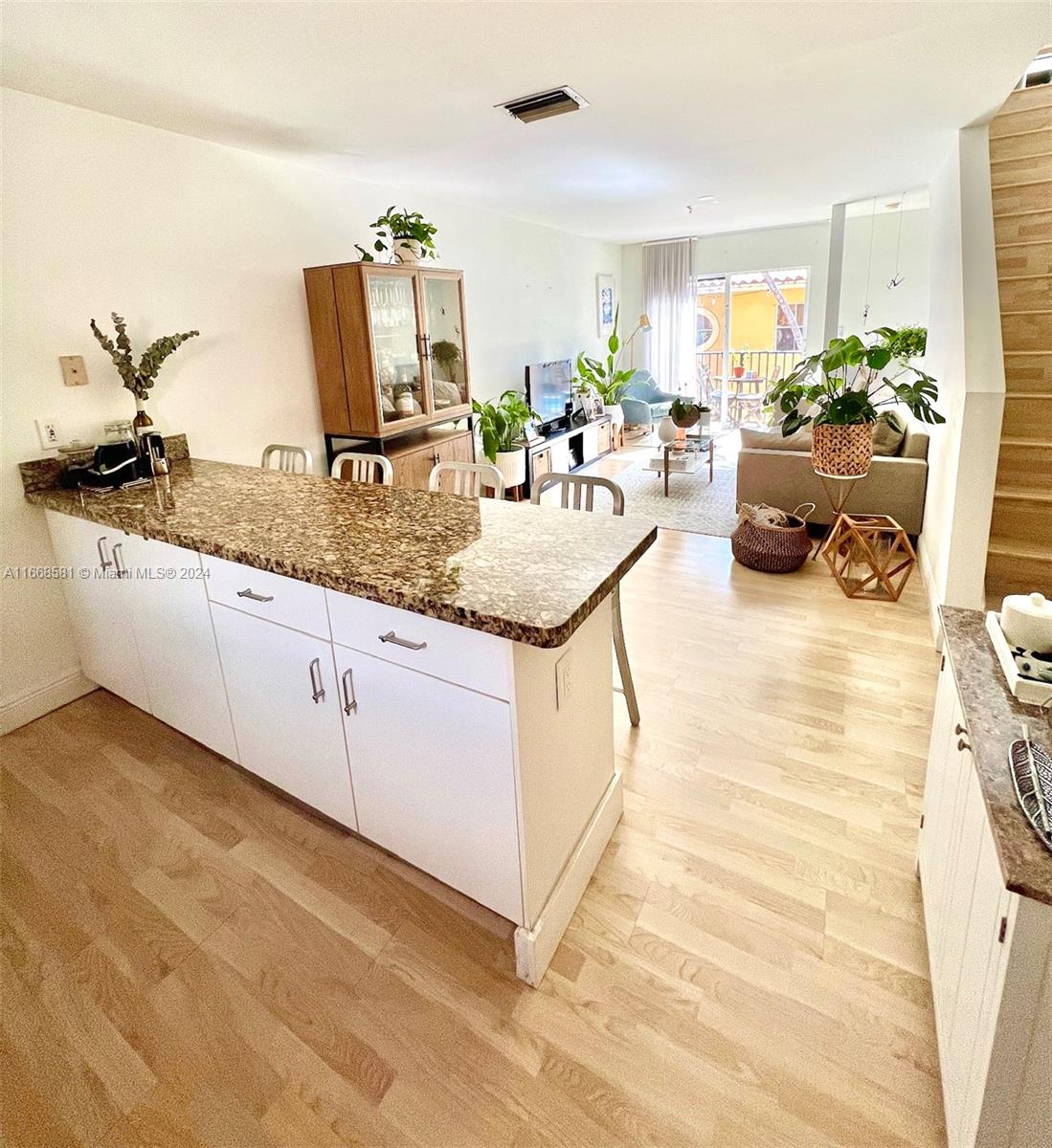 BRICKELL ROADS TOWNHOUSE - Residential Lease