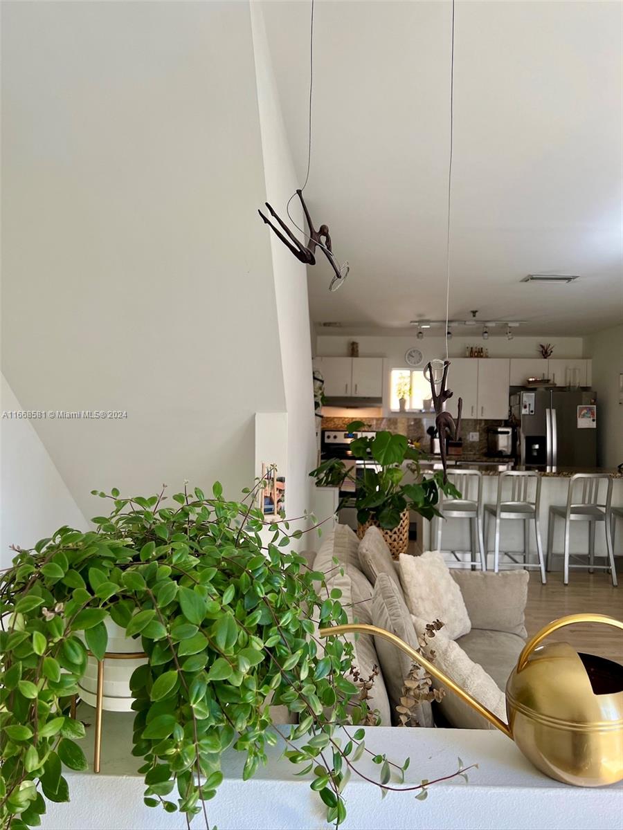 BRICKELL ROADS TOWNHOUSE - Residential Lease