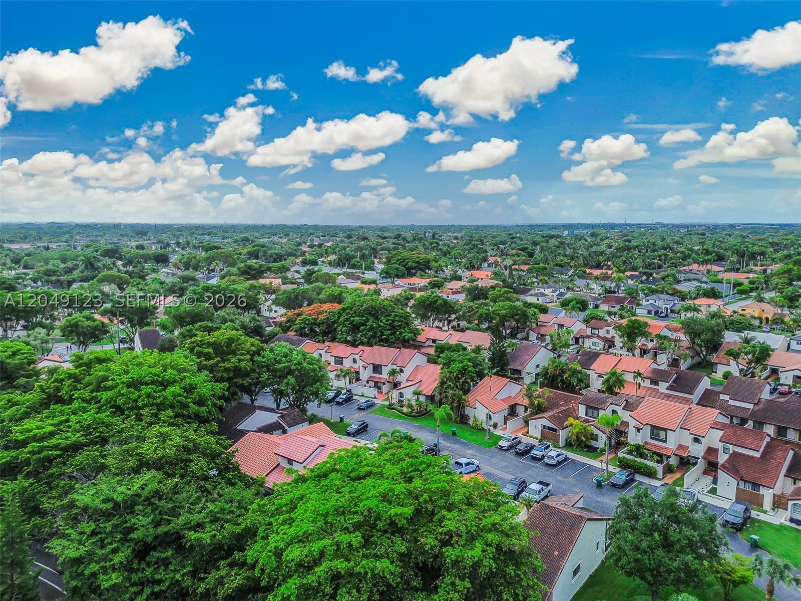 KENLAND COURT - Residential