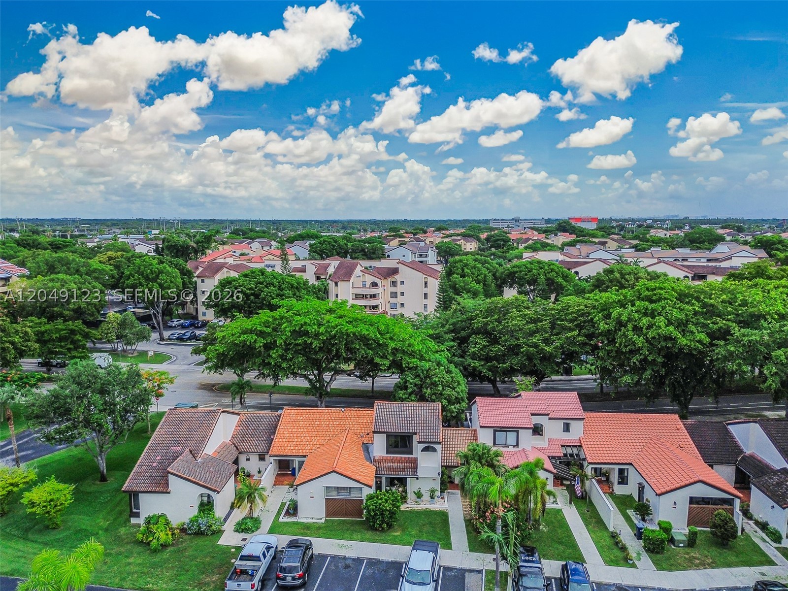 KENLAND COURT - Residential