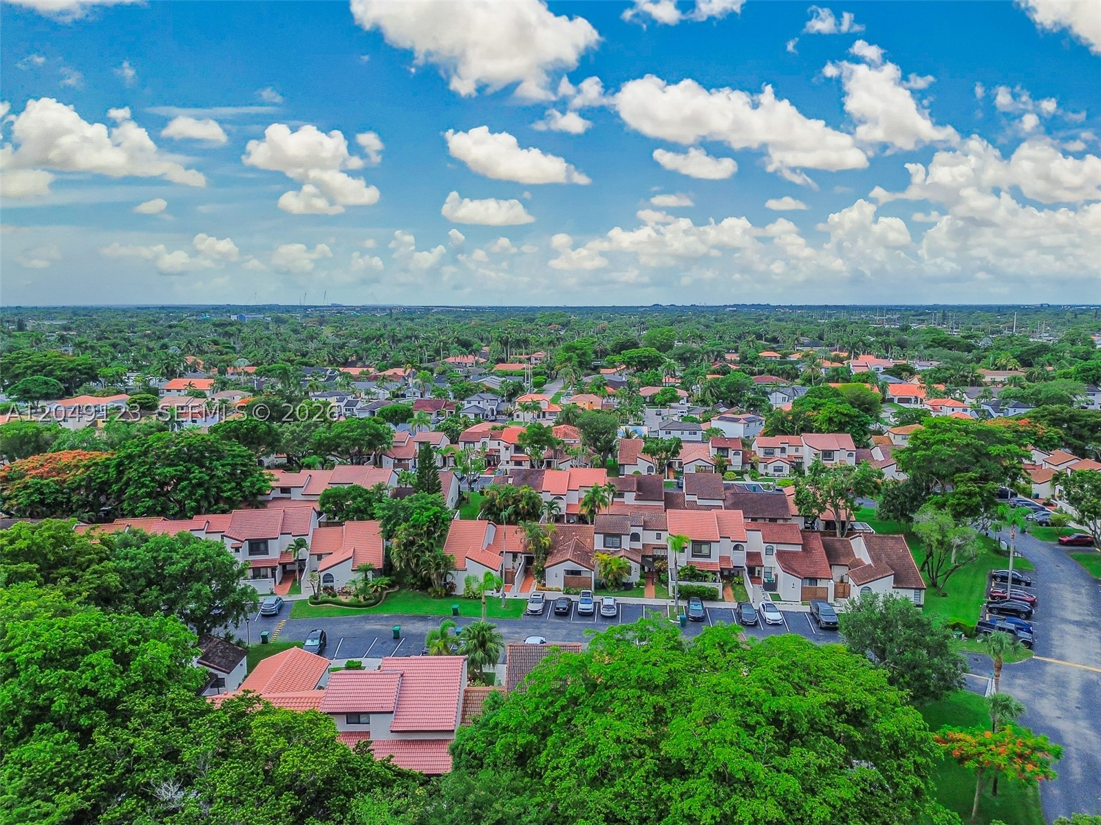 KENLAND COURT - Residential