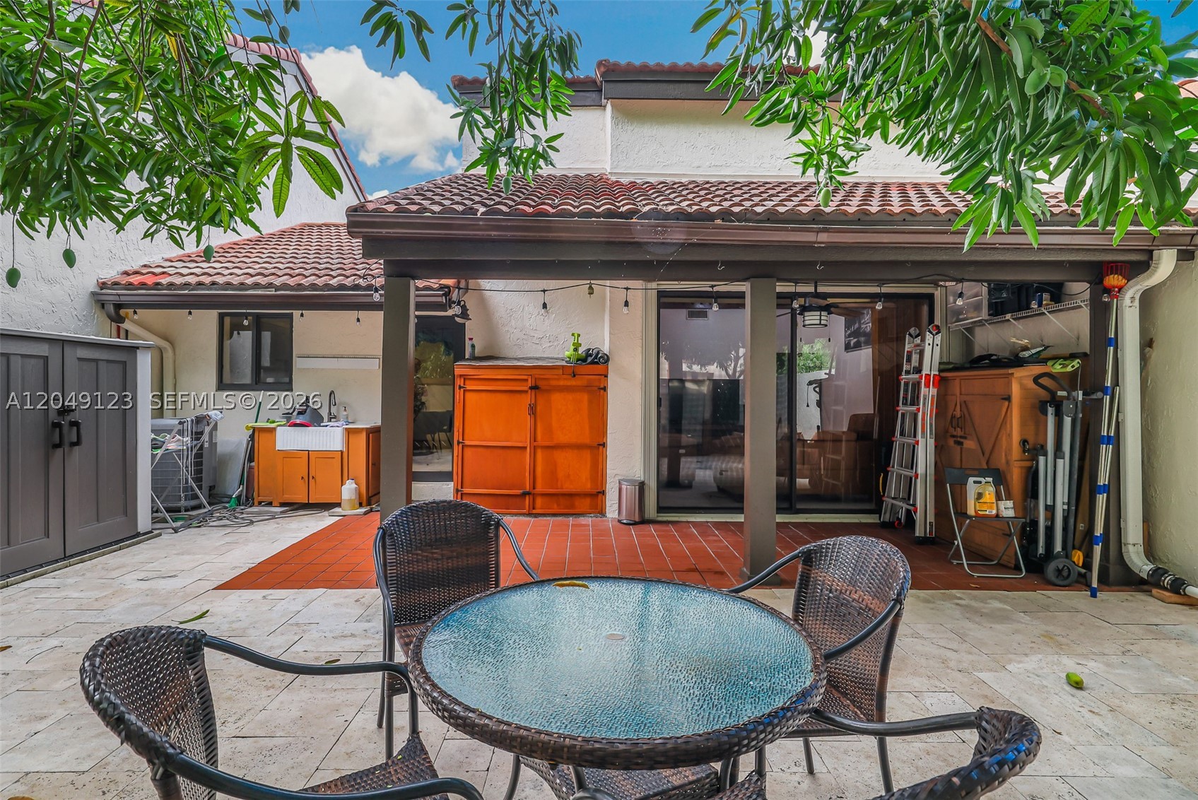 KENLAND COURT - Residential