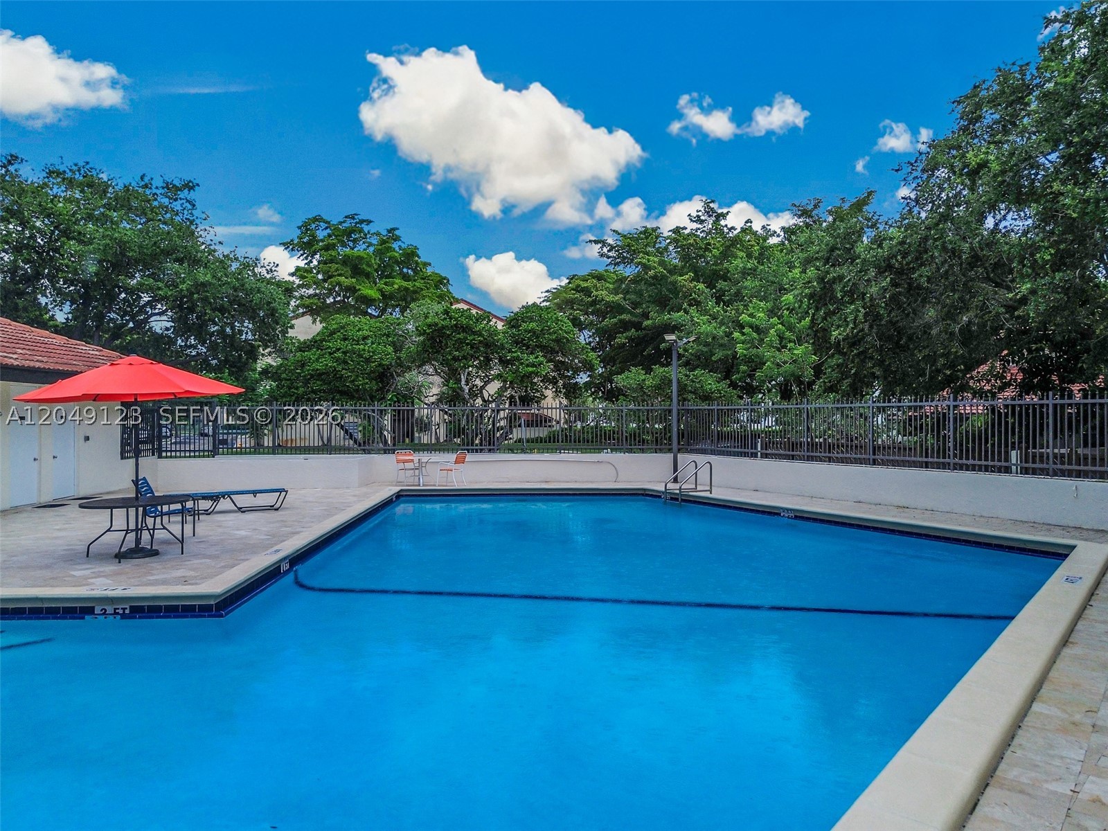 KENLAND COURT - Residential