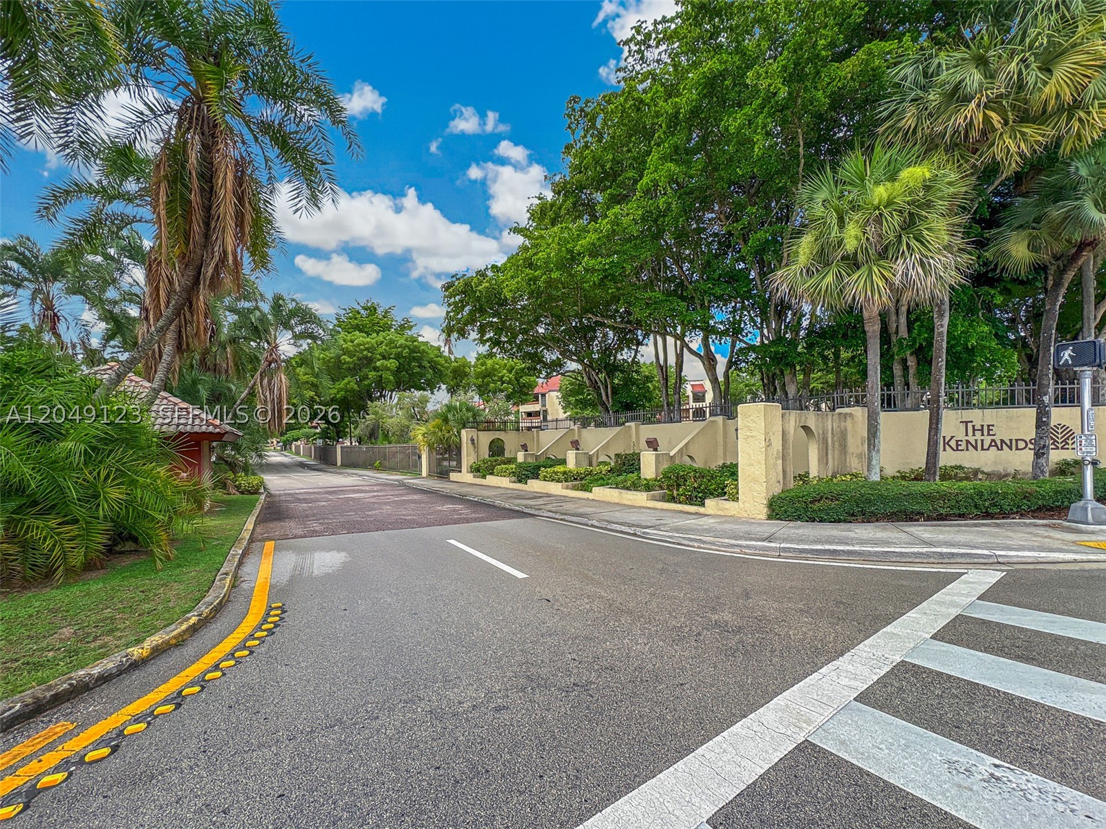 KENLAND COURT - Residential