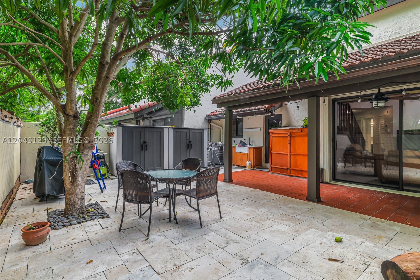 KENLAND COURT - Residential
