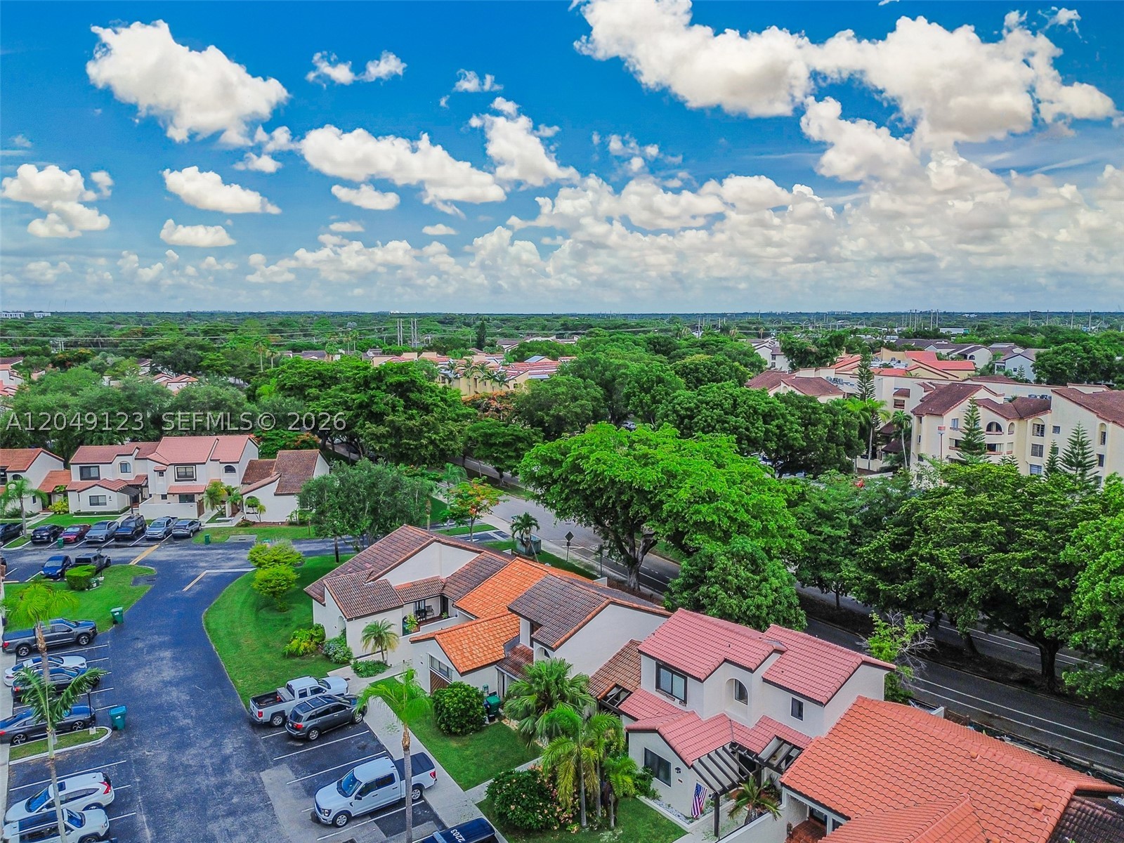 KENLAND COURT - Residential