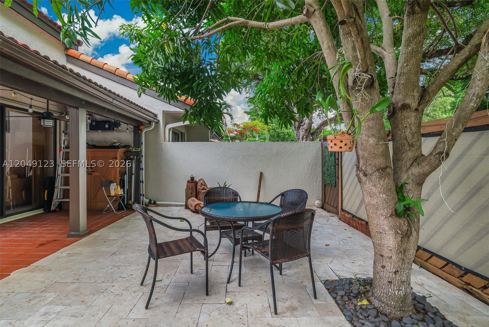 KENLAND COURT - Residential