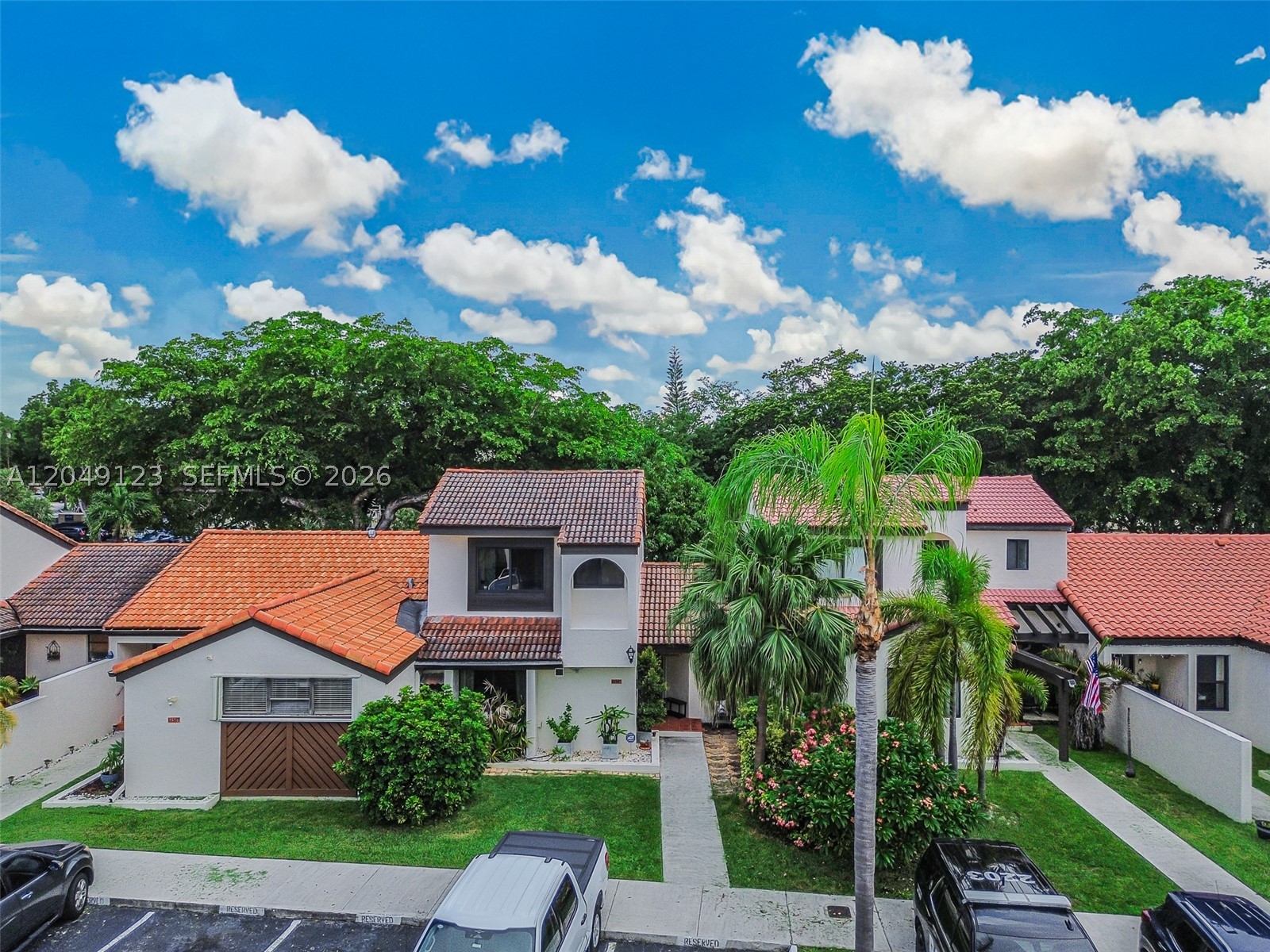 KENLAND COURT - Residential