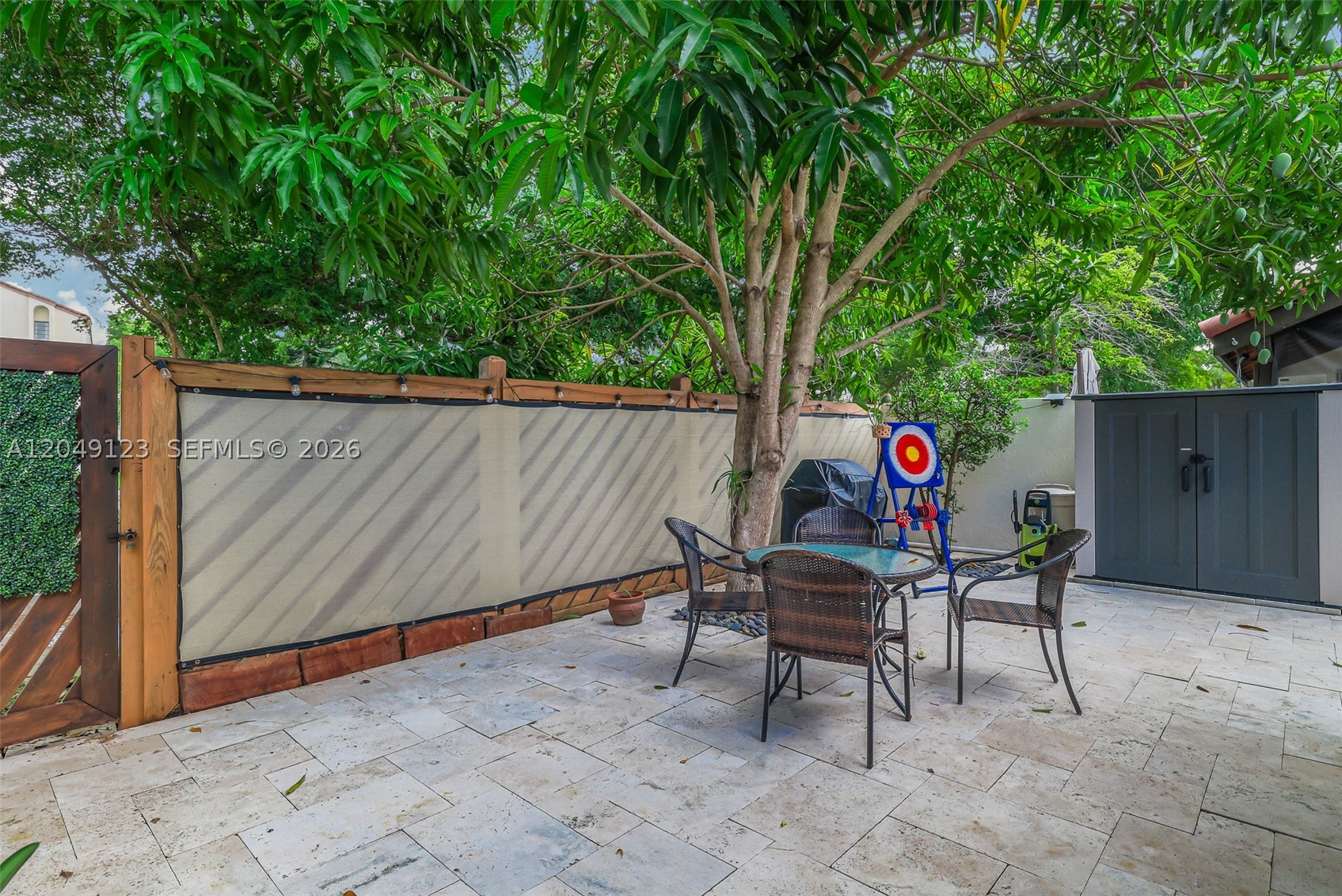 KENLAND COURT - Residential