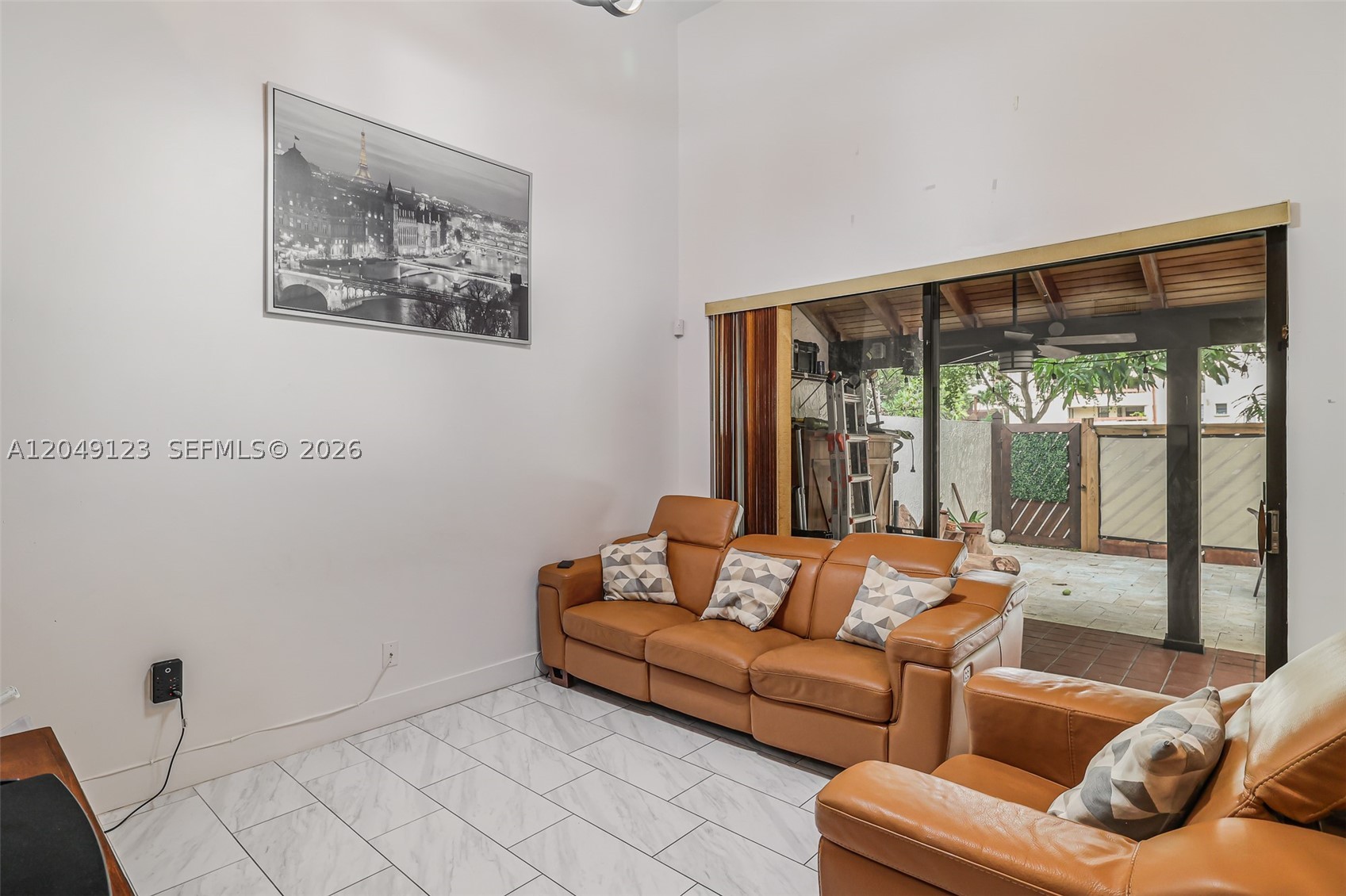 KENLAND COURT - Residential