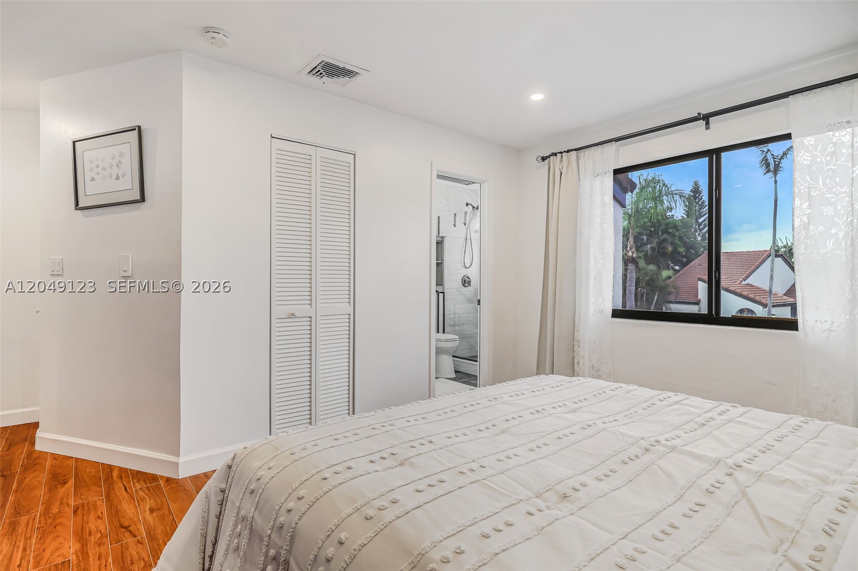 KENLAND COURT - Residential