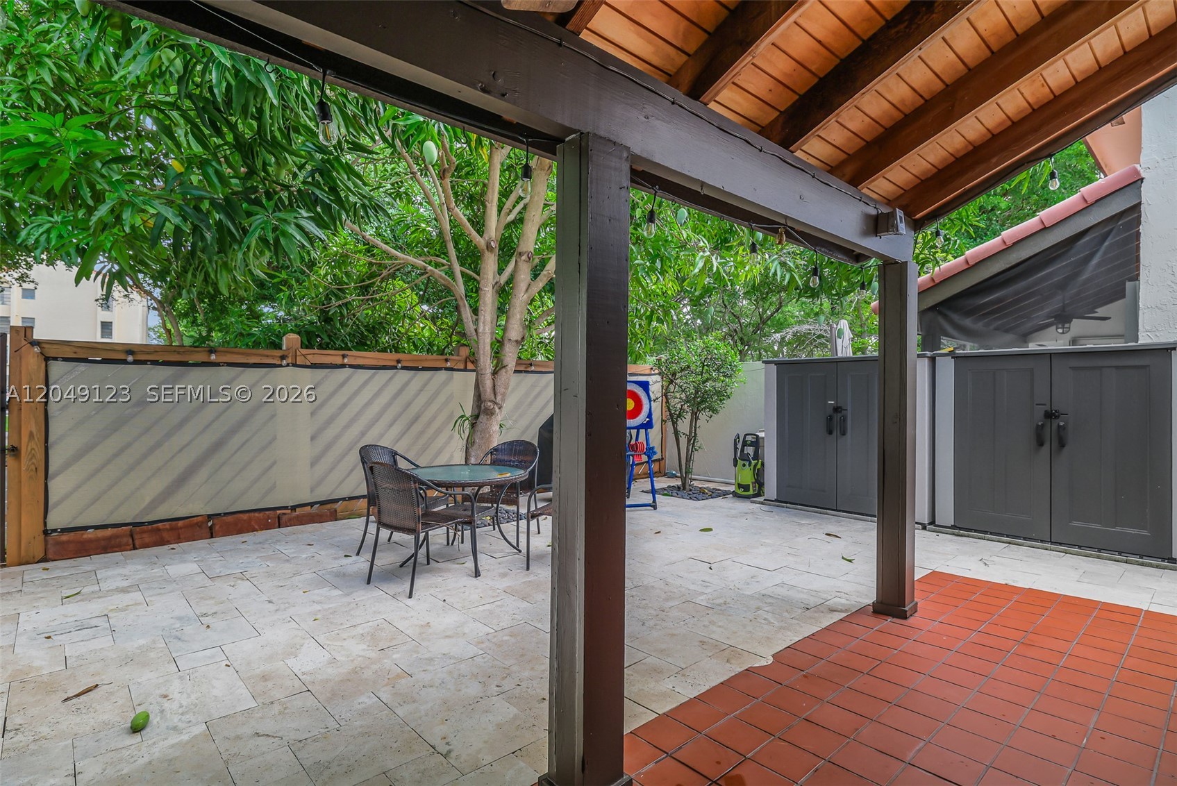 KENLAND COURT - Residential