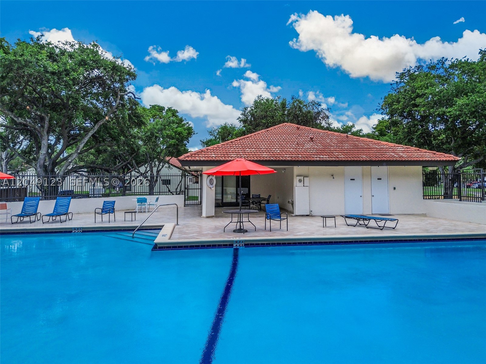 KENLAND COURT - Residential