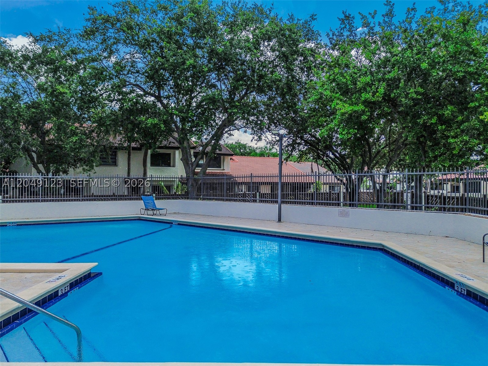 KENLAND COURT - Residential
