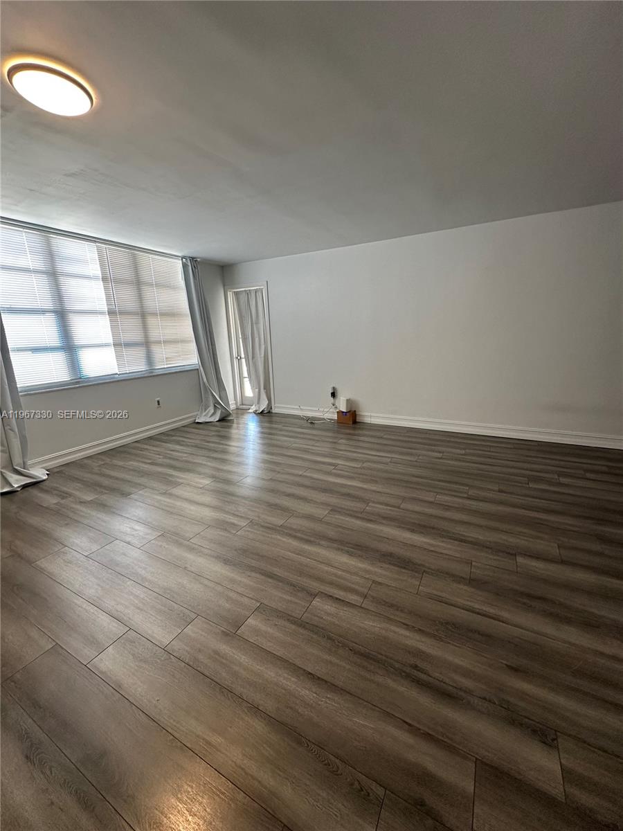 COMMODORE PLAZA CONDO - Residential