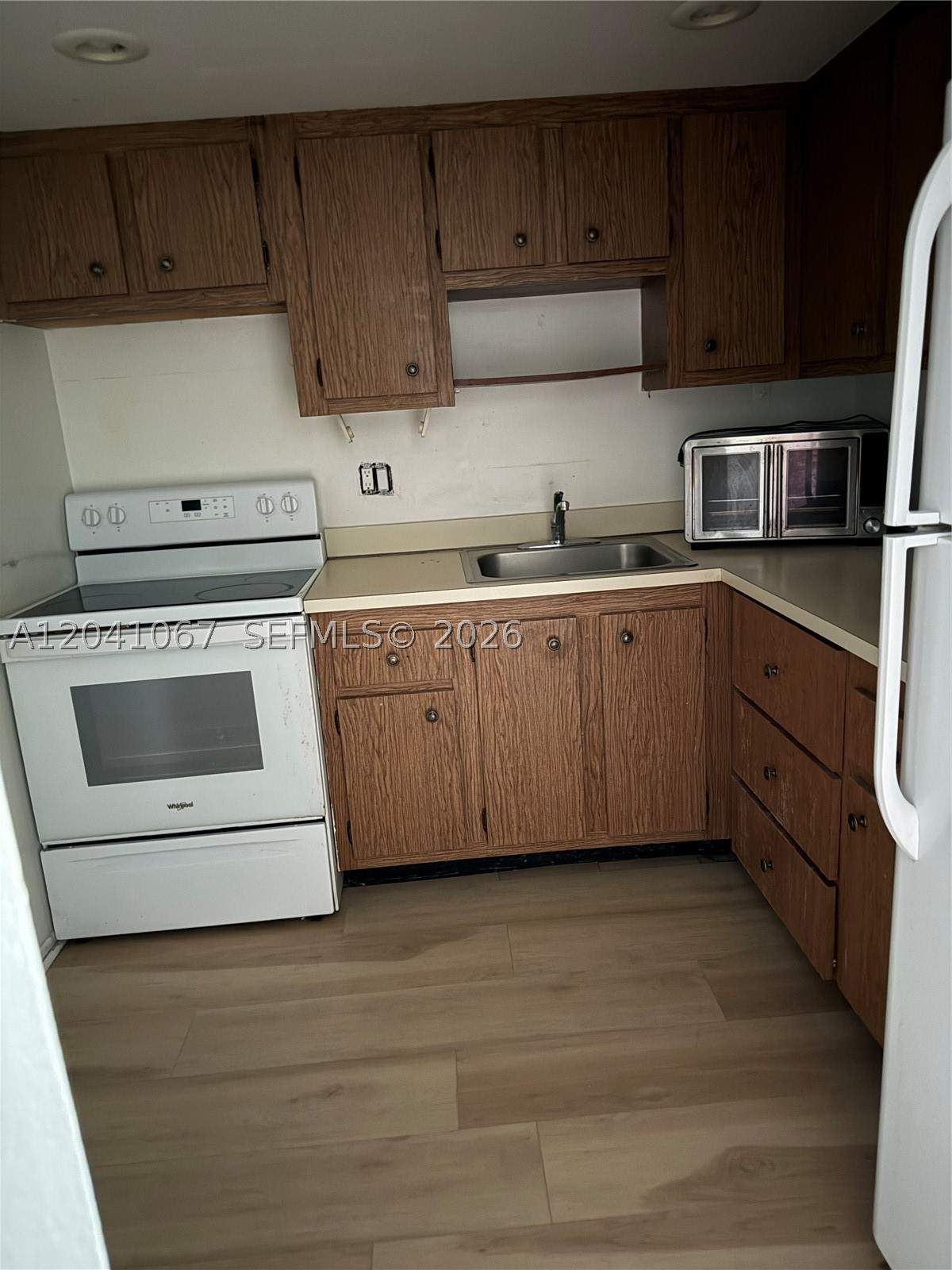 IMPERIAL TERRACES CONDO - Residential