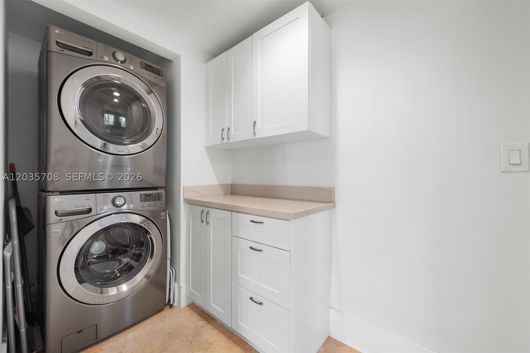 GROVE GARDEN RESIDENCES C - Residential Lease