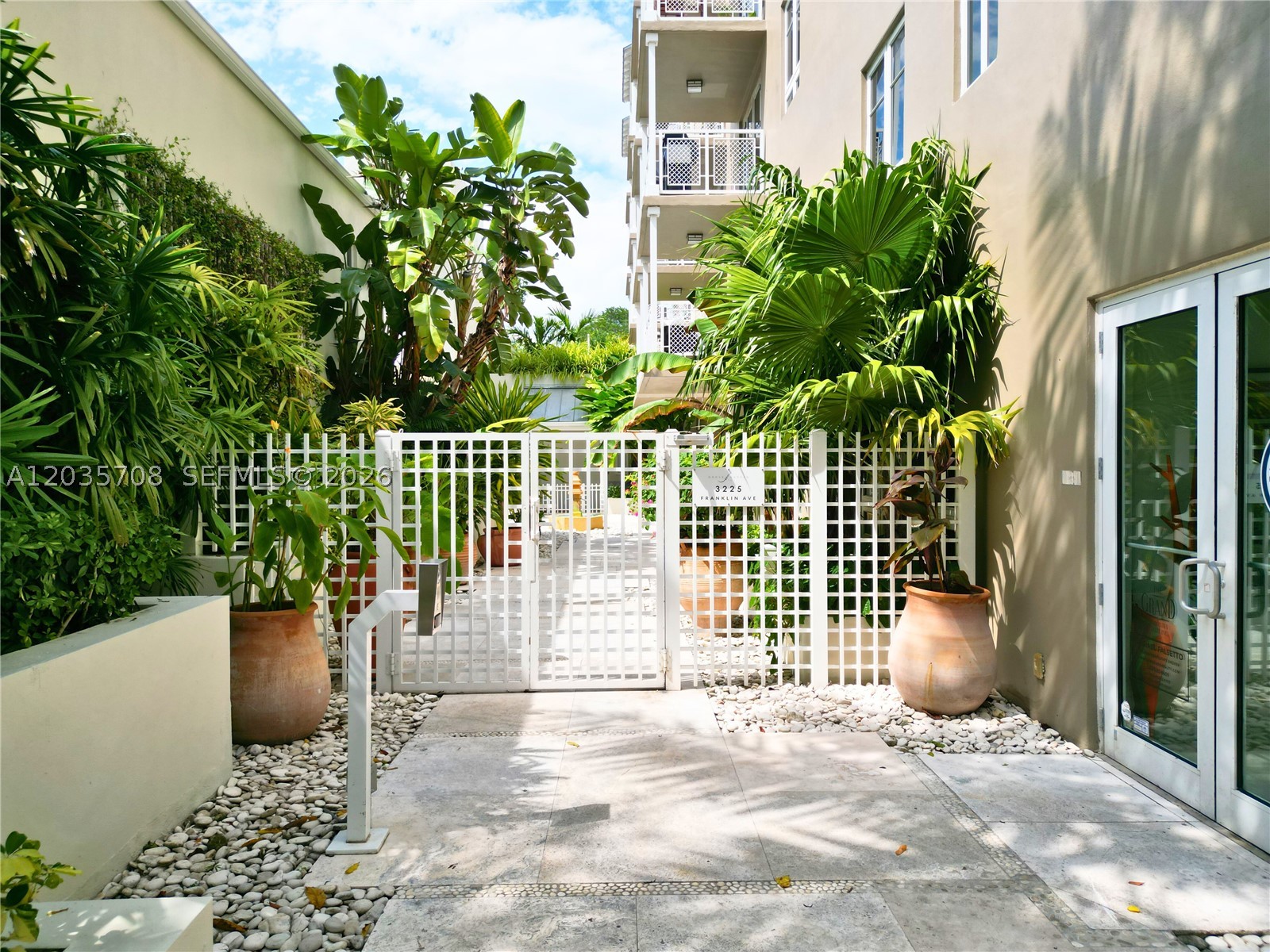 GROVE GARDEN RESIDENCES C - Residential Lease