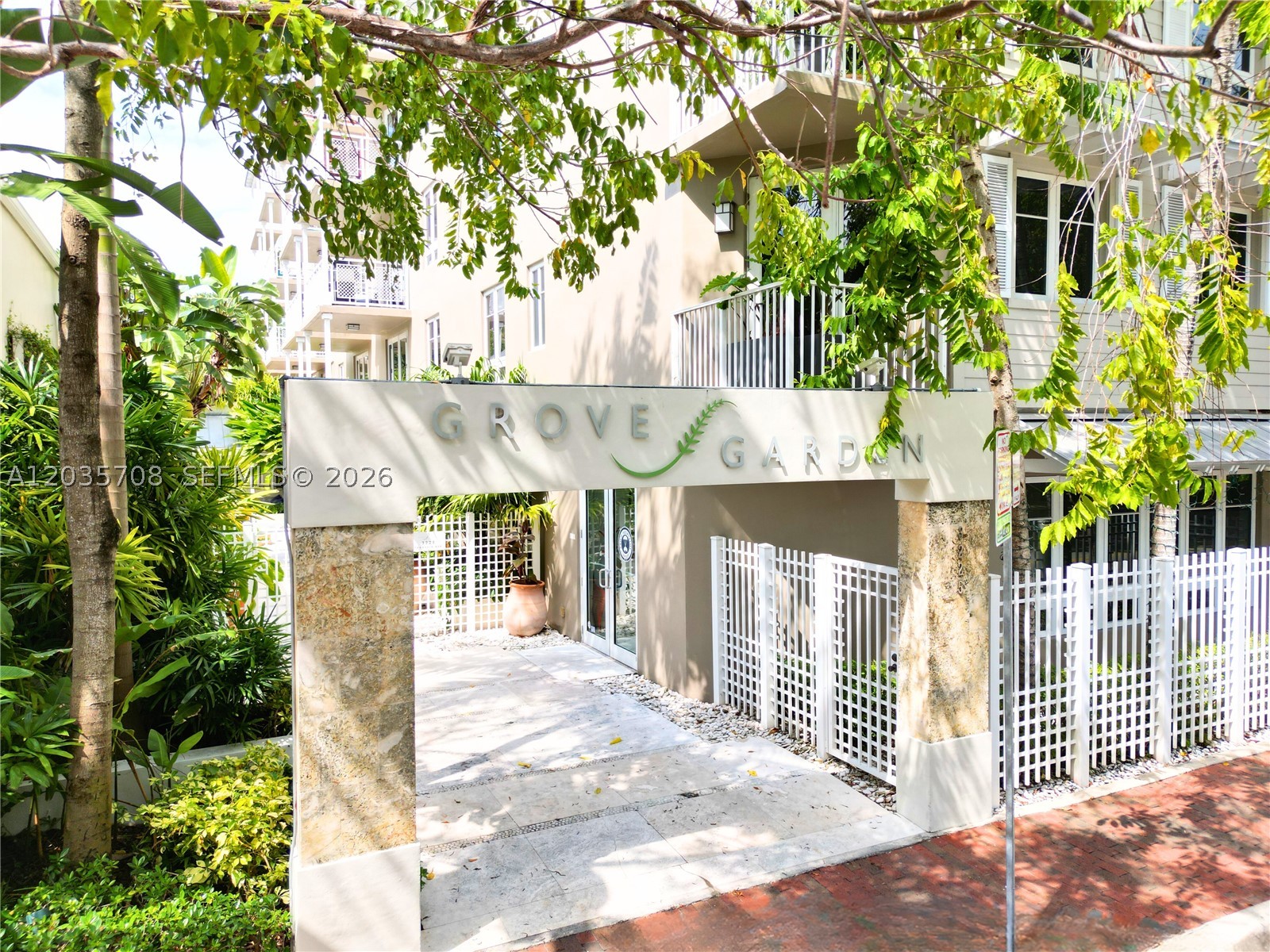 GROVE GARDEN RESIDENCES C - Residential Lease