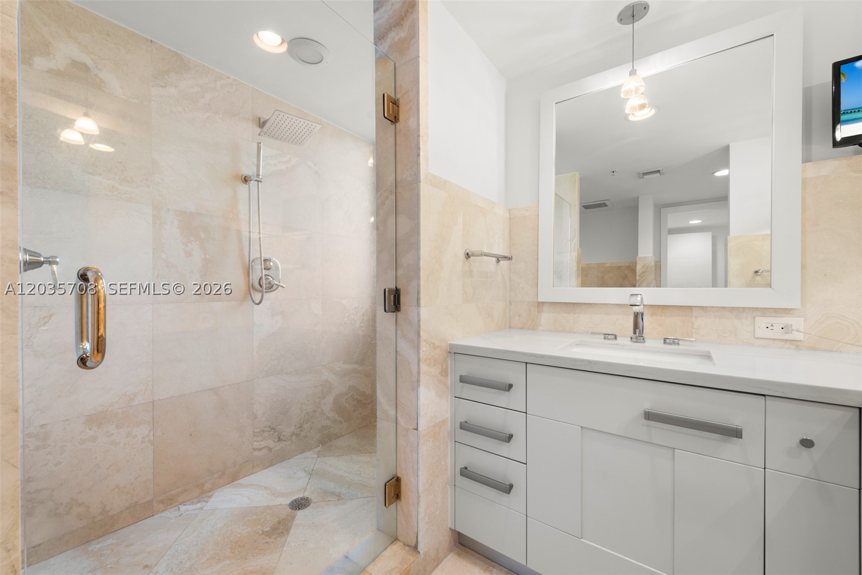 GROVE GARDEN RESIDENCES C - Residential Lease