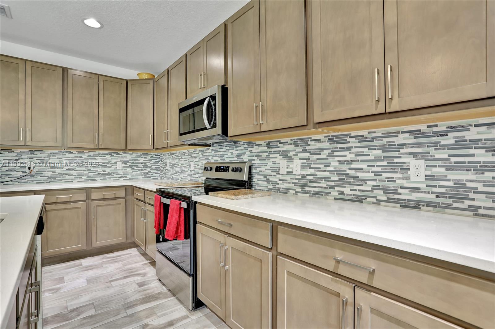 RESIDENCES AT PALM AIRE - Residential Lease