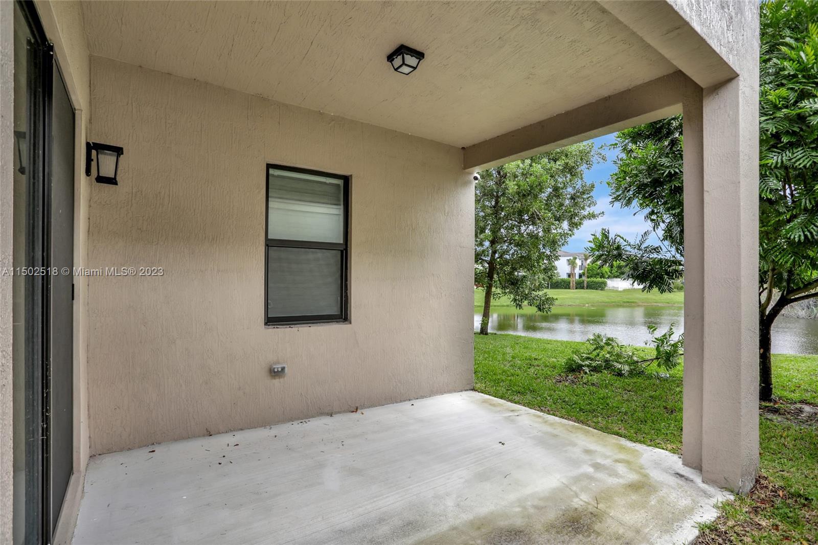 RESIDENCES AT PALM AIRE - Residential Lease