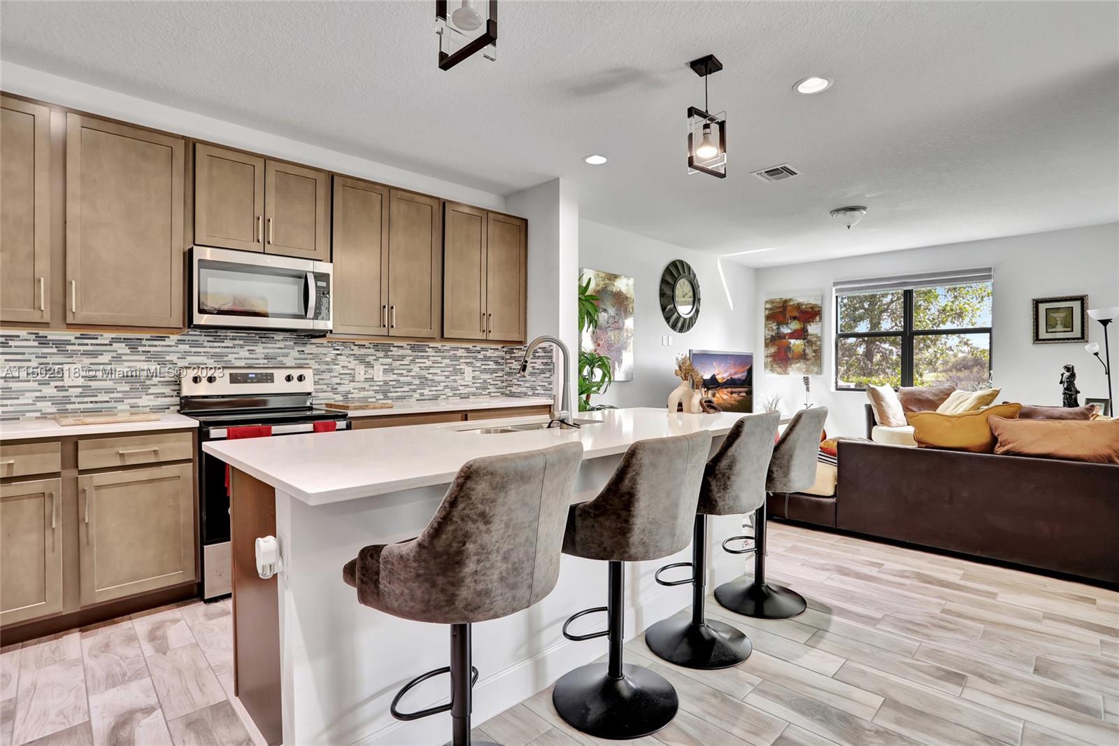 RESIDENCES AT PALM AIRE - Residential Lease