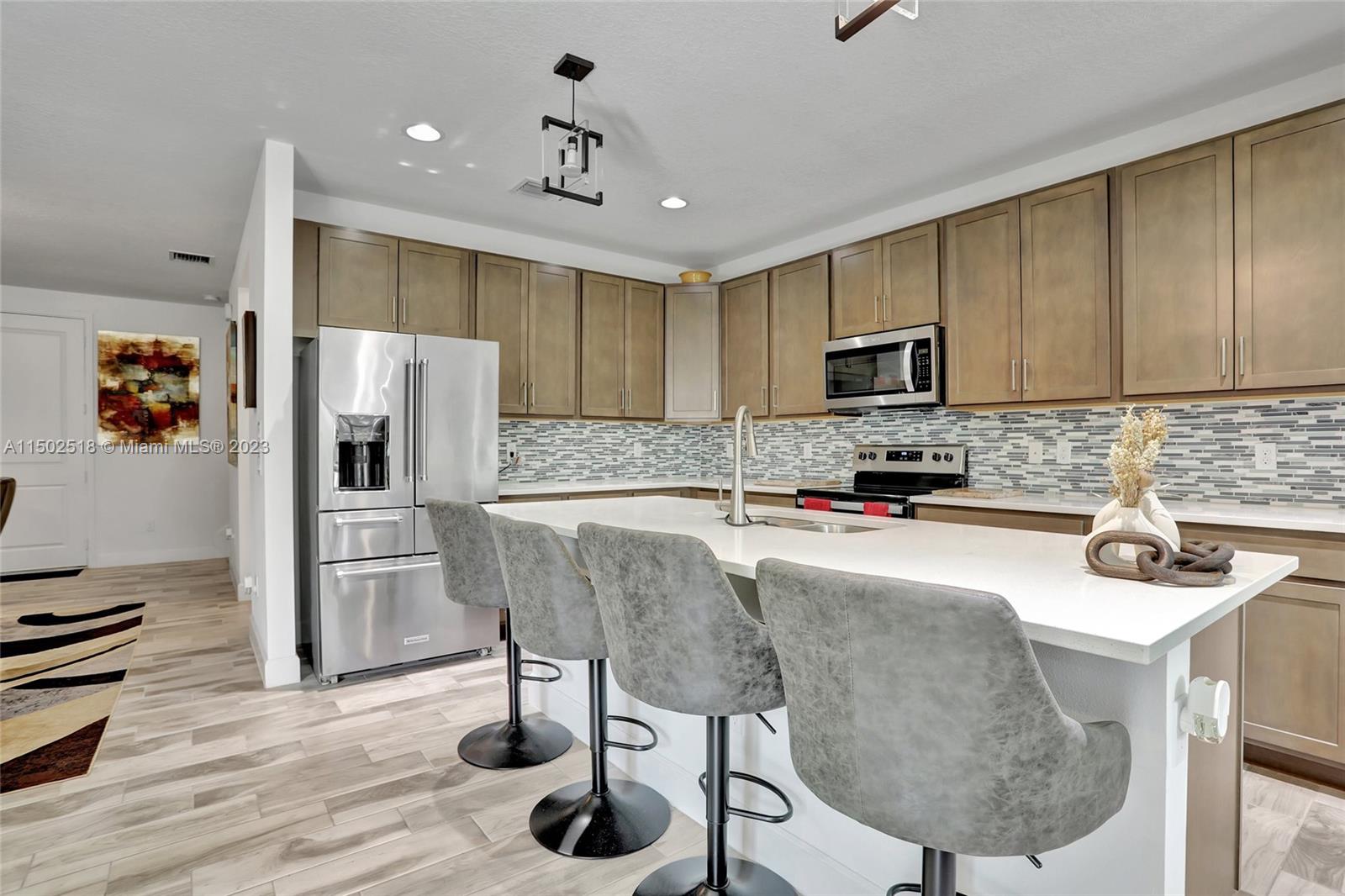 RESIDENCES AT PALM AIRE - Residential Lease