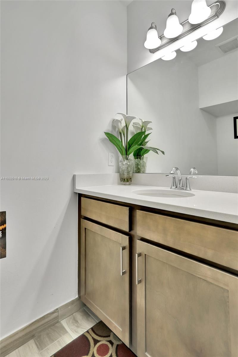 RESIDENCES AT PALM AIRE - Residential Lease