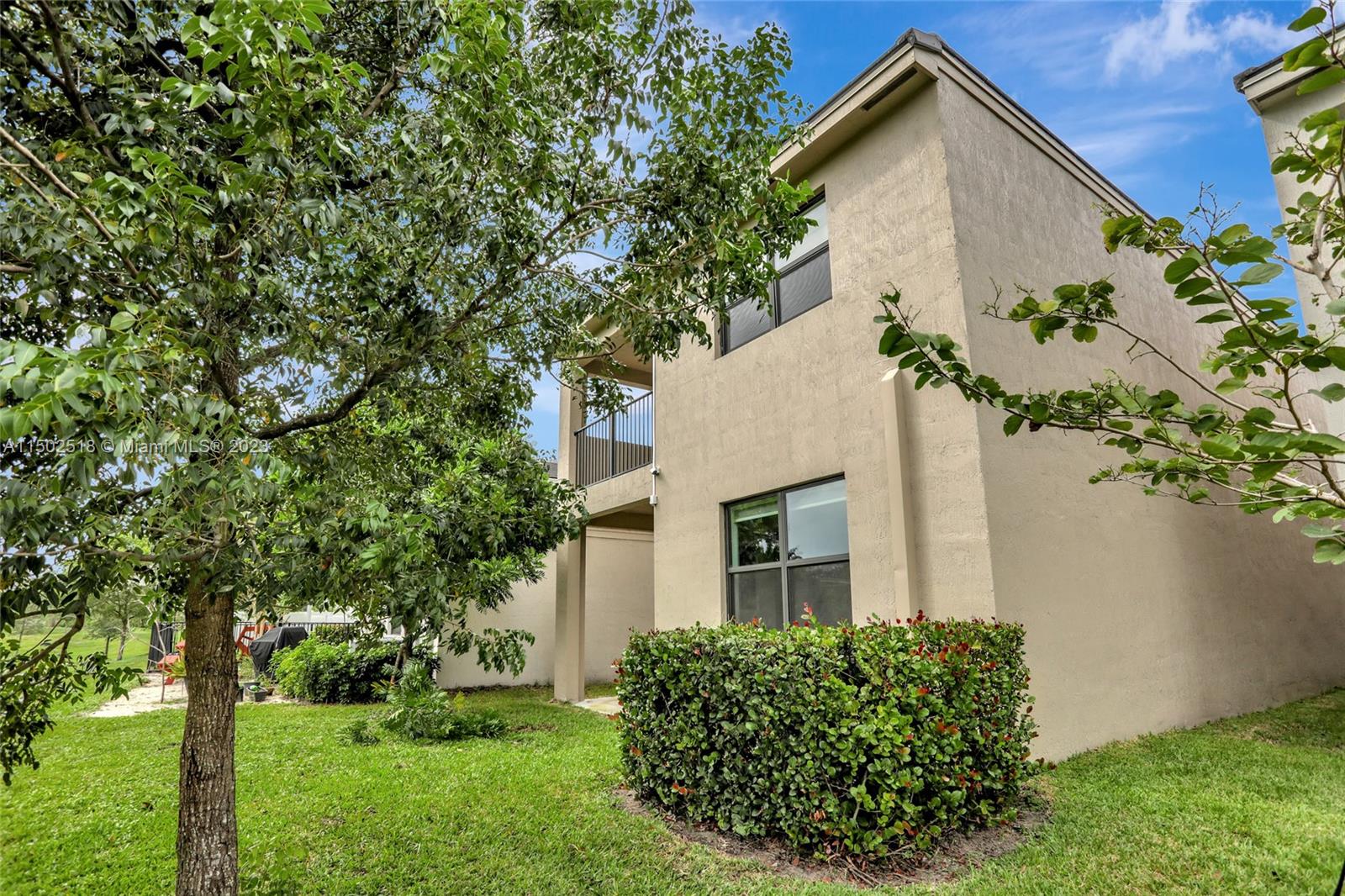 RESIDENCES AT PALM AIRE - Residential Lease