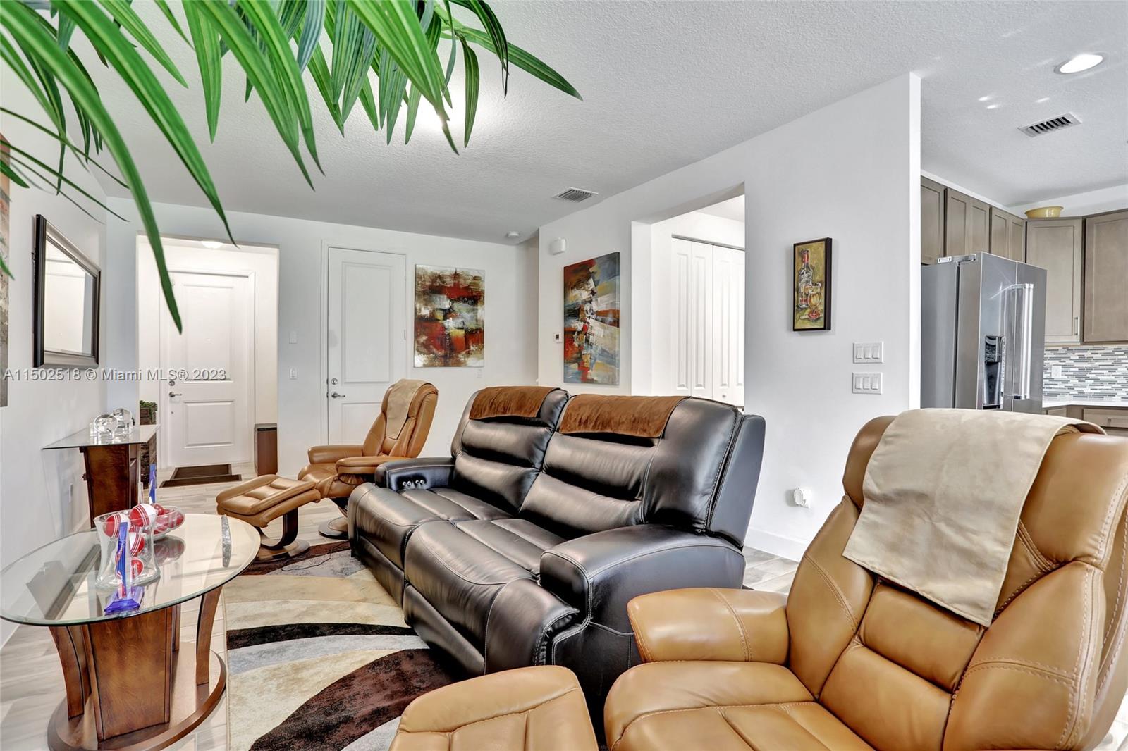 RESIDENCES AT PALM AIRE - Residential Lease