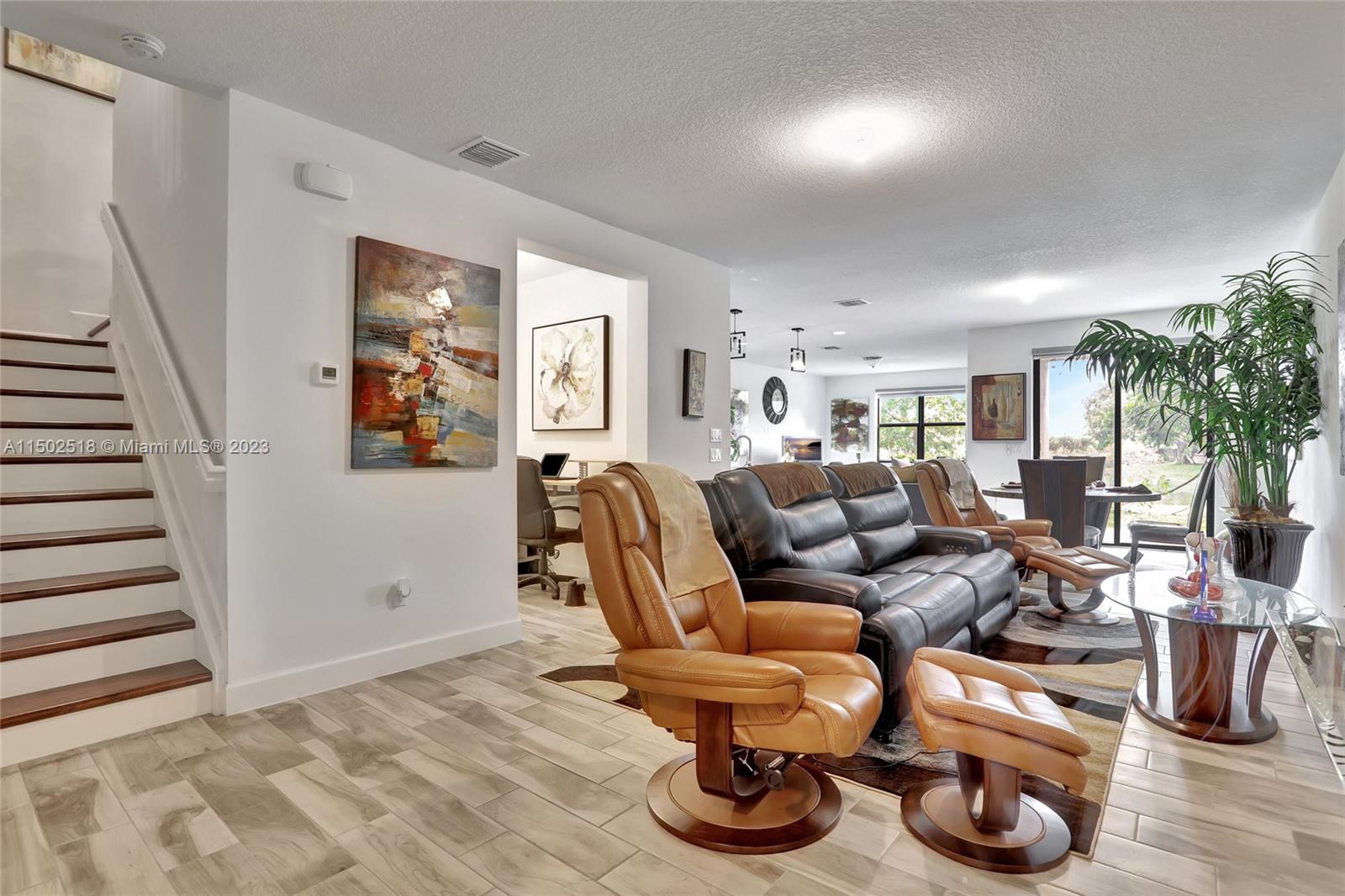 RESIDENCES AT PALM AIRE - Residential Lease