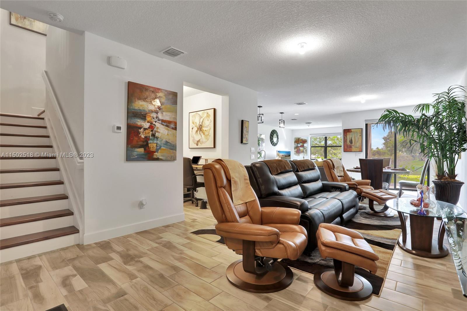 RESIDENCES AT PALM AIRE - Residential Lease