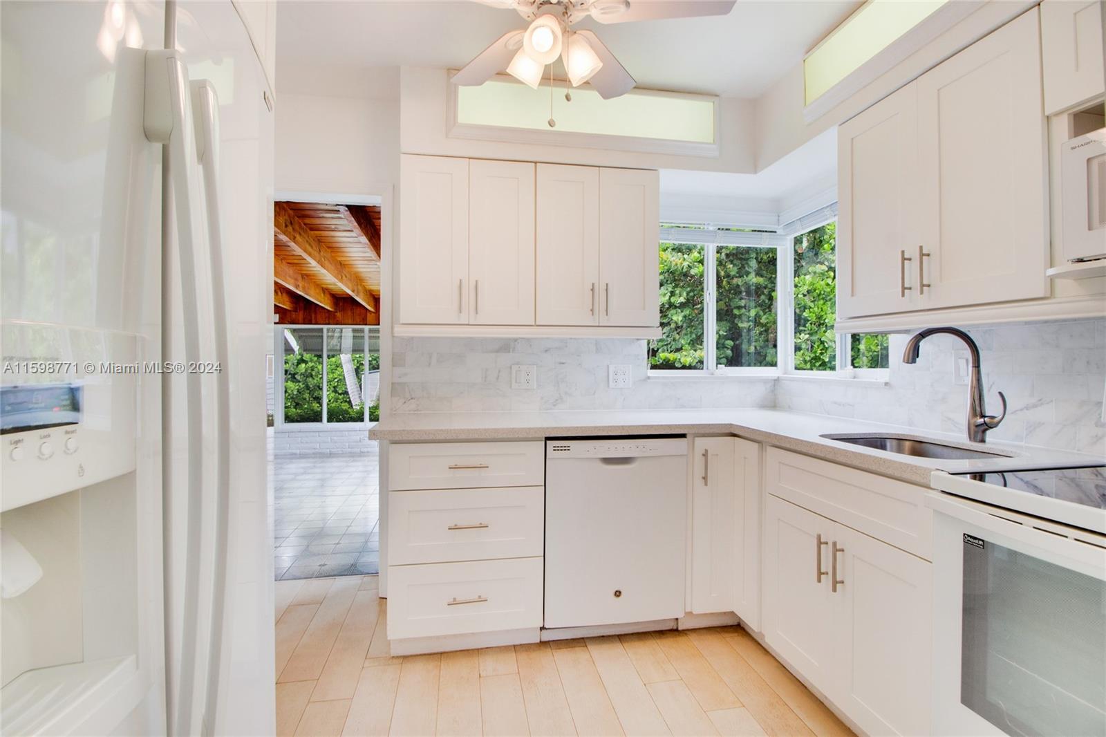 TROPICAL ISLE HOMES SUB 1 - Residential