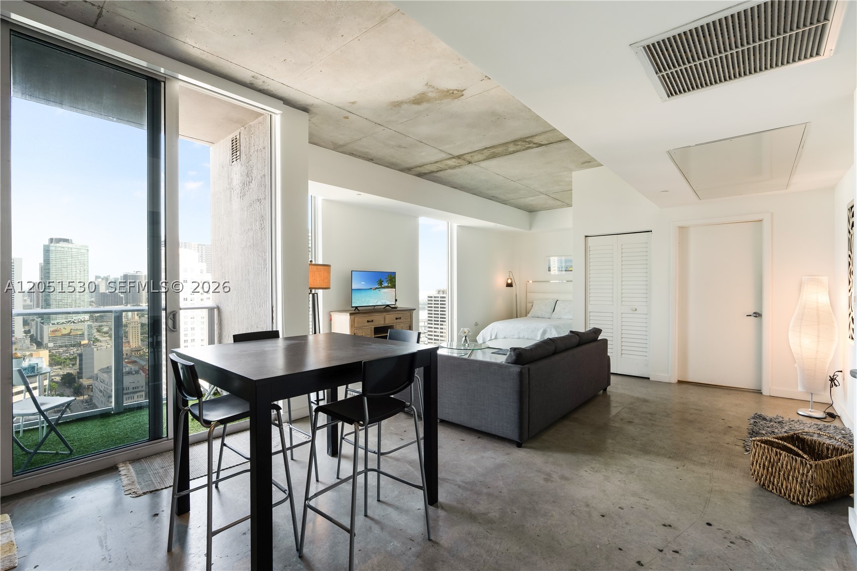 CENTRO CONDO - Residential Lease