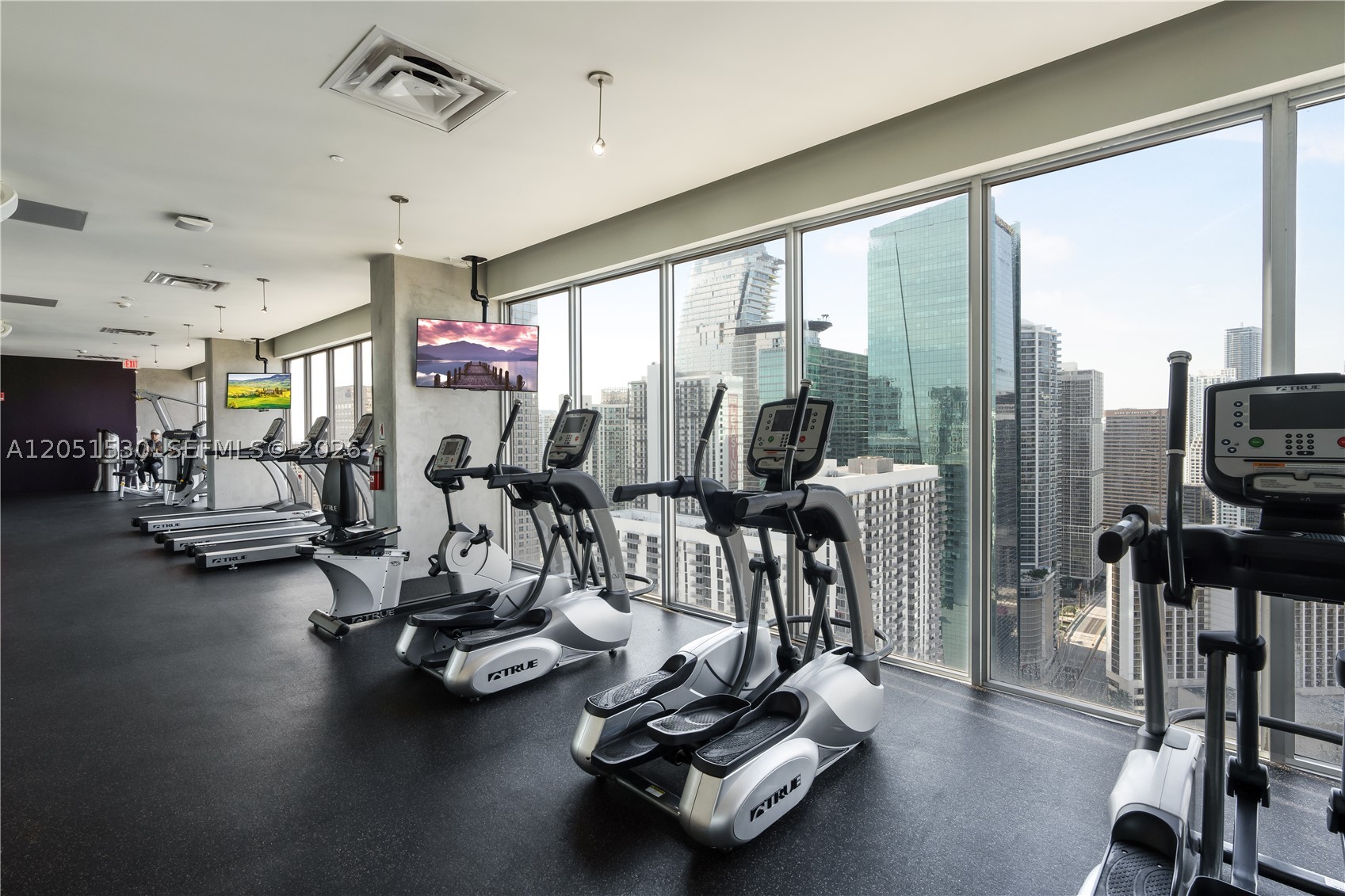 CENTRO CONDO - Residential Lease