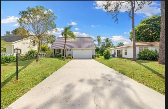 Beautiful property, close to downtown, beaches, 5th Avenue, and restaurants.
EXCELLENT LOCATION 4/3 HOME, METAL ROOF, NEW LAMINATE FLOORS, JUST WAITING FOR THE NEW FAMILY!!!